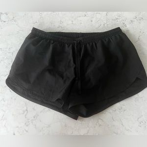 Old Navy mid rise dolphin hem run 3" inseam SHORTS